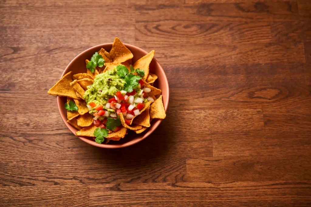 Nachos guacamole et pico de gallo – cuisine mexicaine Lyon